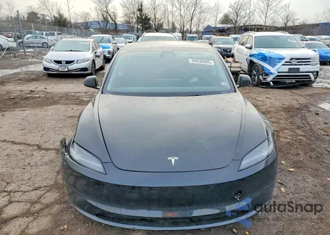 2024 Tesla Model 3 из США, поврежденный, VIN 5YJ3E1EA1RF738801